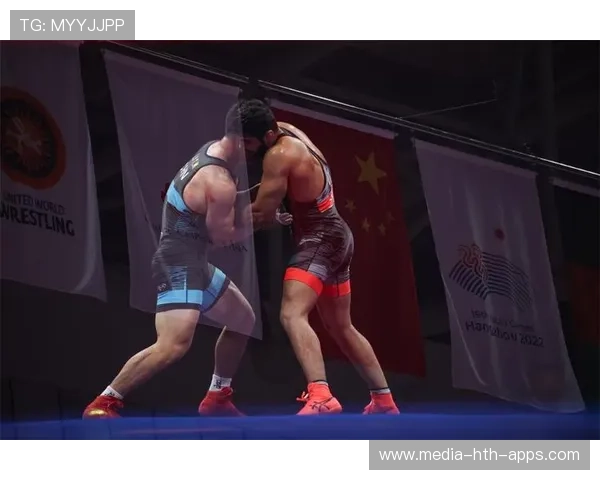 摔跤锦标赛伊朗队与俄罗斯队强势对抗,伊朗摔跤奥运冠军 摔跤锦标赛伊朗队与俄罗斯队强势对抗,伊朗摔跤奥运冠军