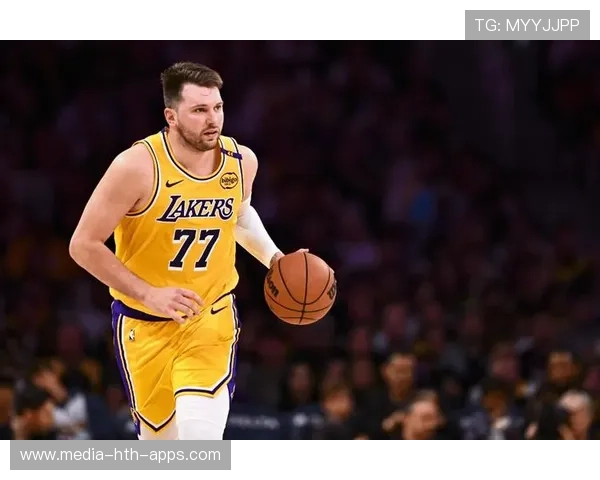 球员在赛季中表现稳定并获得球迷票选认可，球员时期