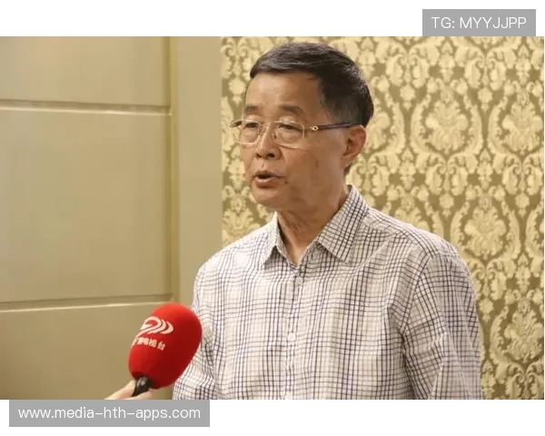 职业访谈技巧挖掘深度信息：他是如何通过开放问题诱导的